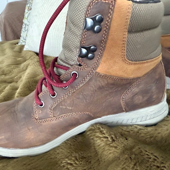 Men/ women’s timberland boots - Picture 2 of 8